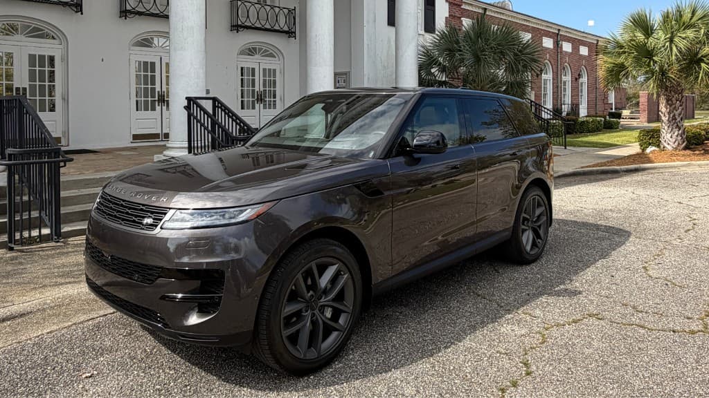 2026 Range Rover Sport SE and National Naval Aviation Museum — photo 3